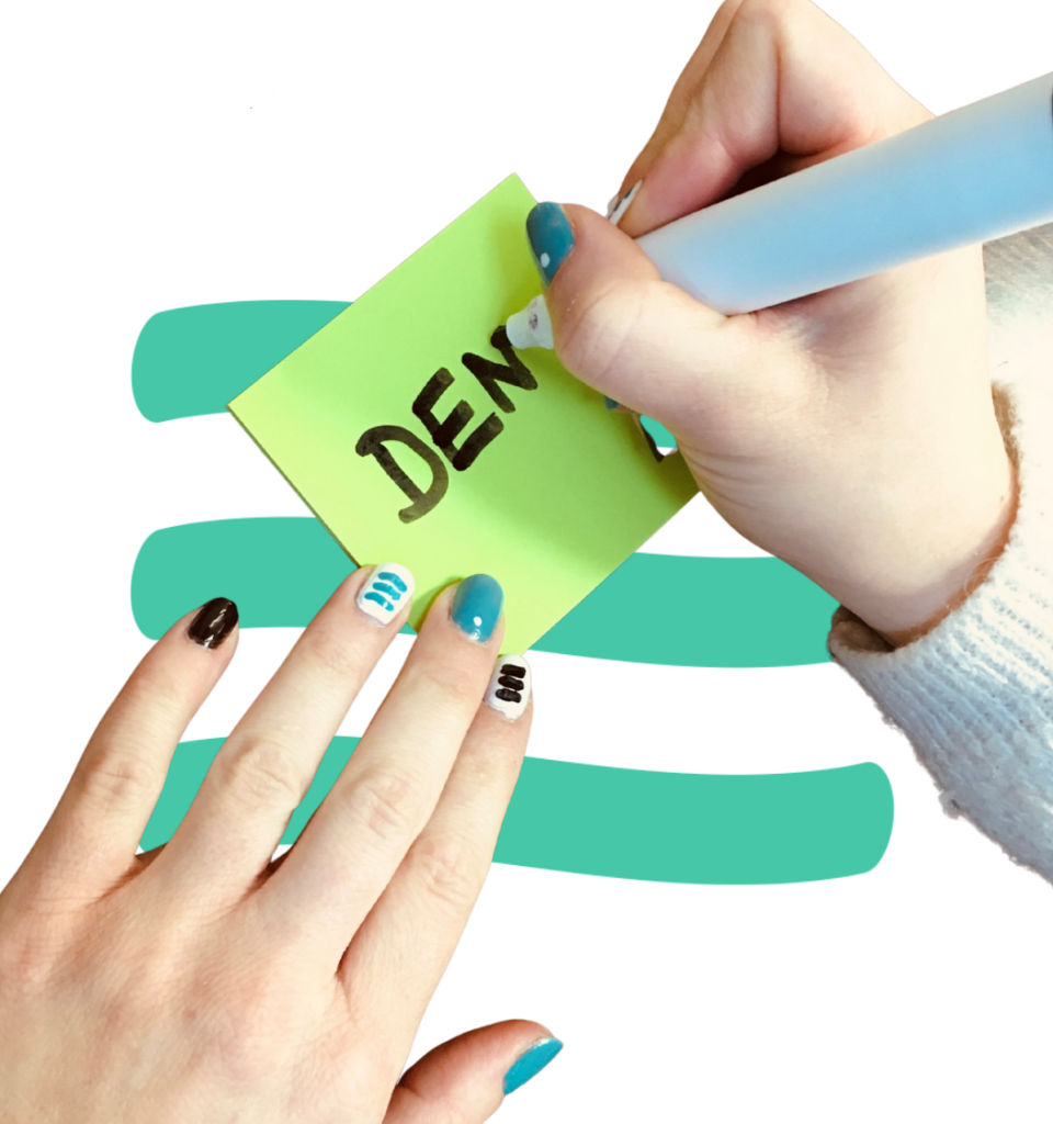 Main avec ongles DEN.bzh